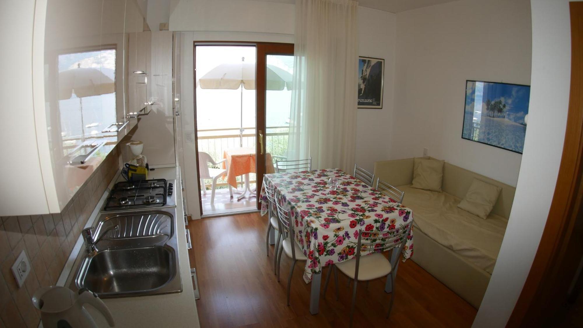 Residence Casa Maria อัสเซนซา ดิ เบรนโซเน ภายนอก รูปภาพ