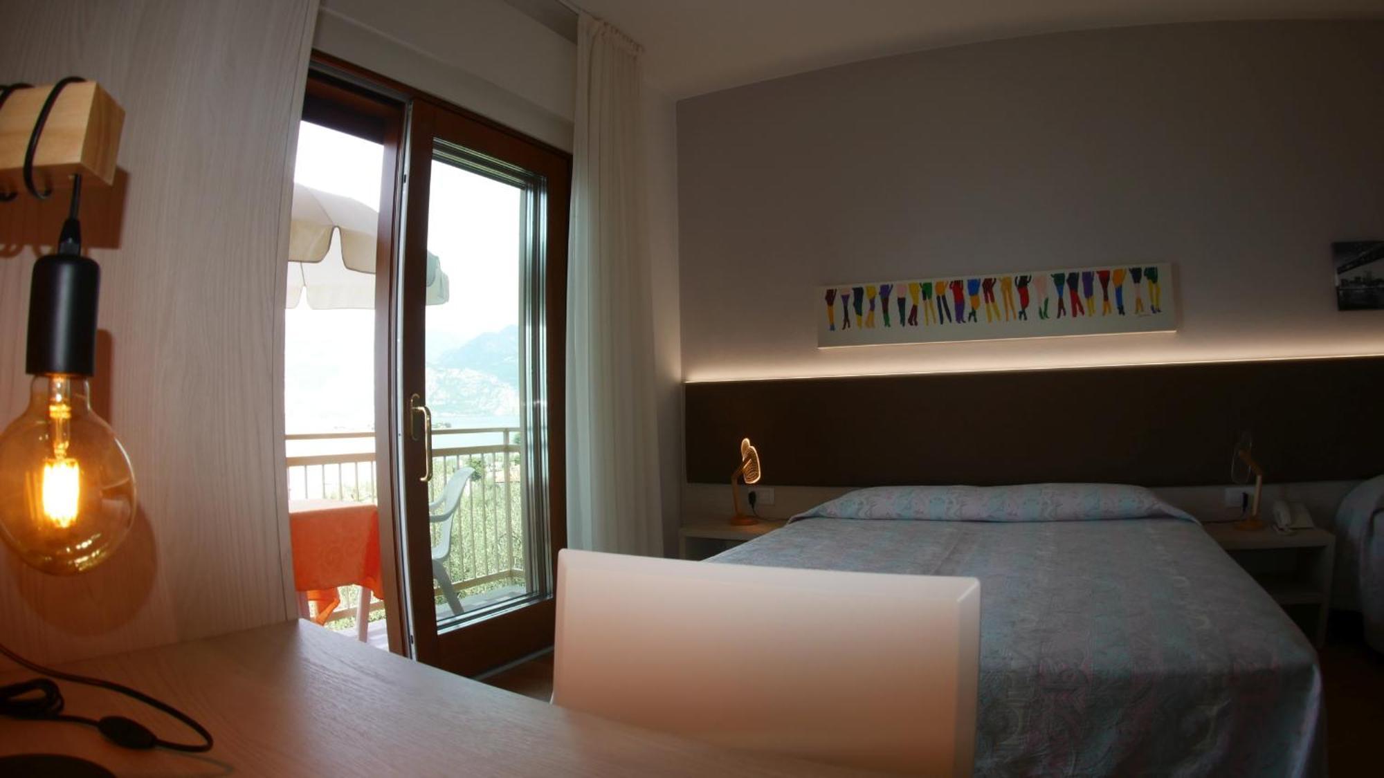 Residence Casa Maria อัสเซนซา ดิ เบรนโซเน ภายนอก รูปภาพ
