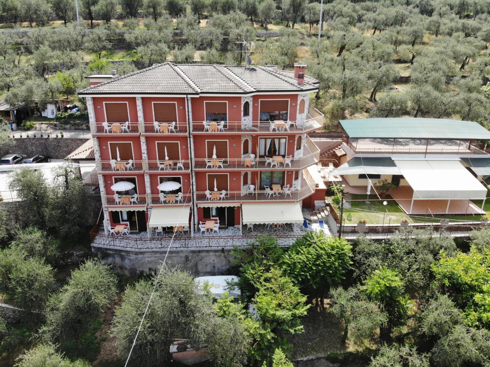 Residence Casa Maria อัสเซนซา ดิ เบรนโซเน ภายนอก รูปภาพ